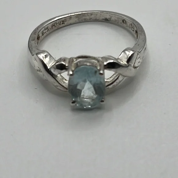 STERLING SILVER AND BLUE TOPAZ RING SIZE 6.5 - Picture 7 of 9
